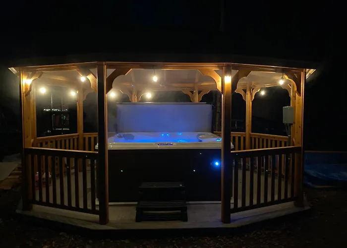 Talkeetna Log Cabin With Hot Tub Unit 2