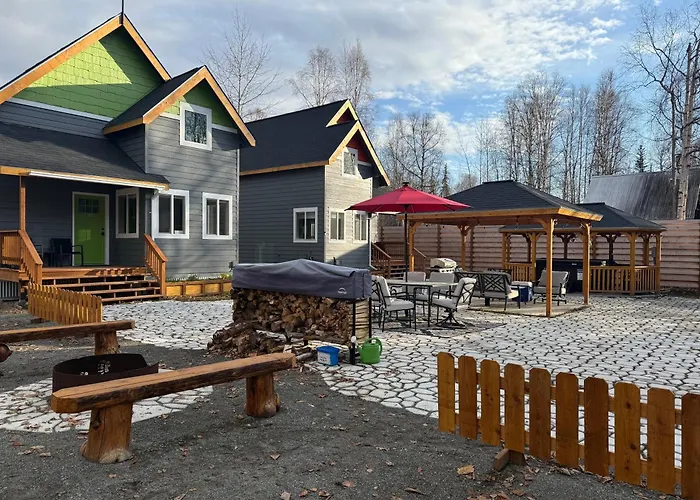 Talkeetna Log Cabin With Hot Tub Unit 2