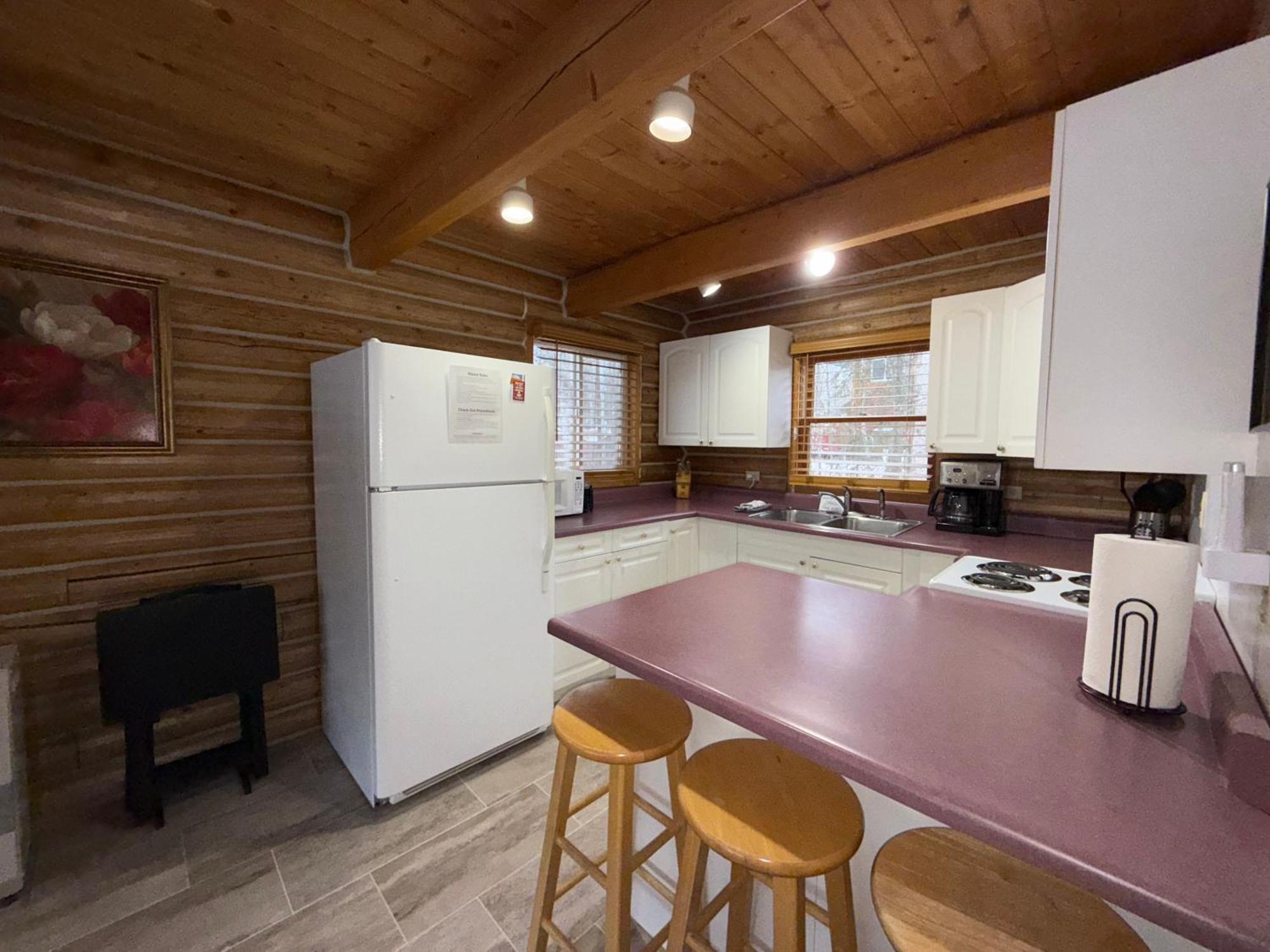 Log With Hot Tub Unit 2 * Talkeetna