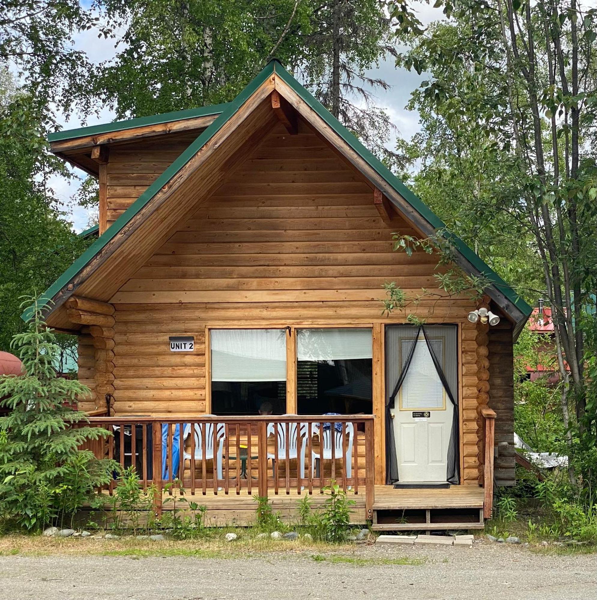 Holiday home Log With Hot Tub Unit 2 *