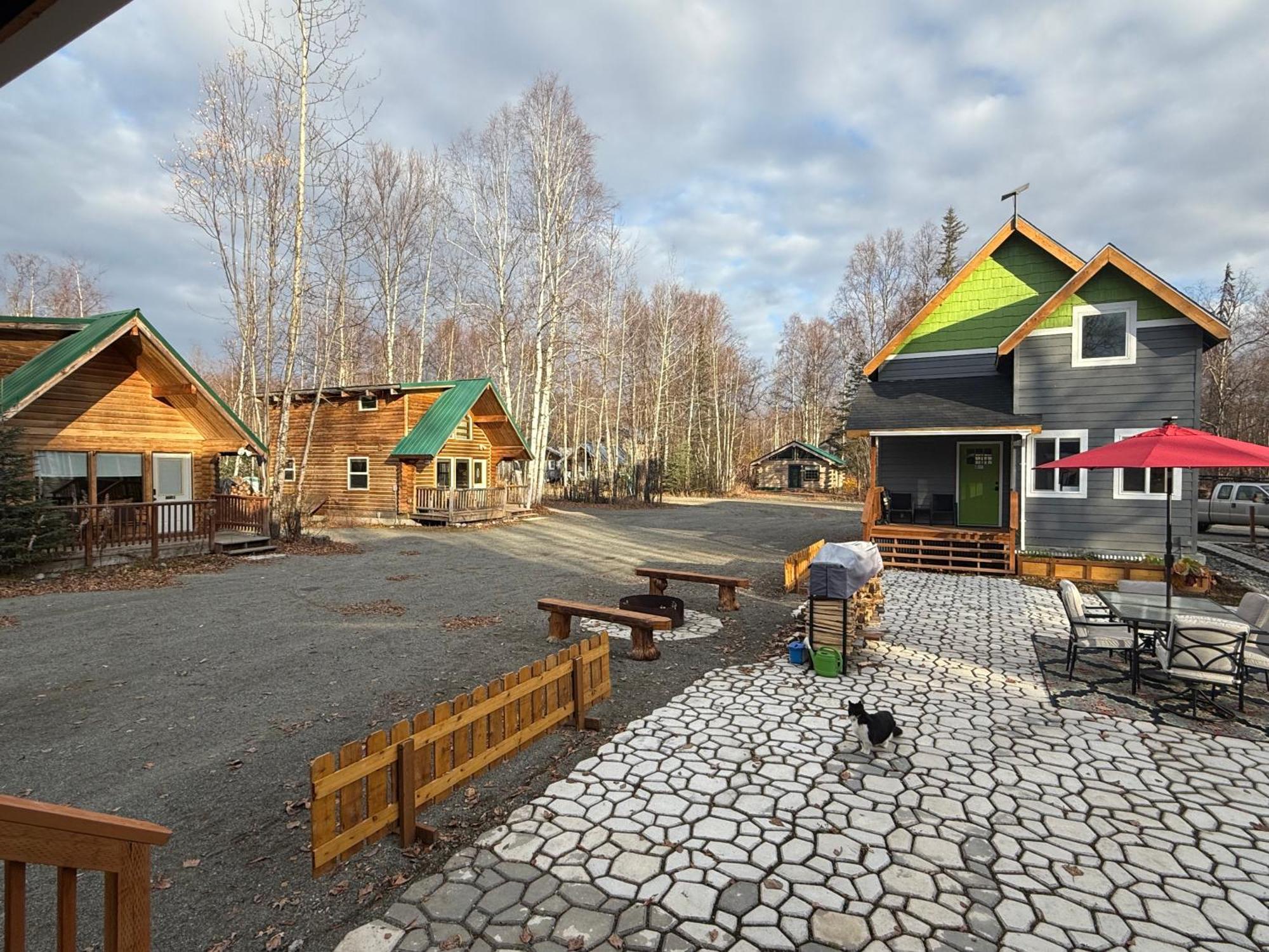 Log With Hot Tub Unit 2 *