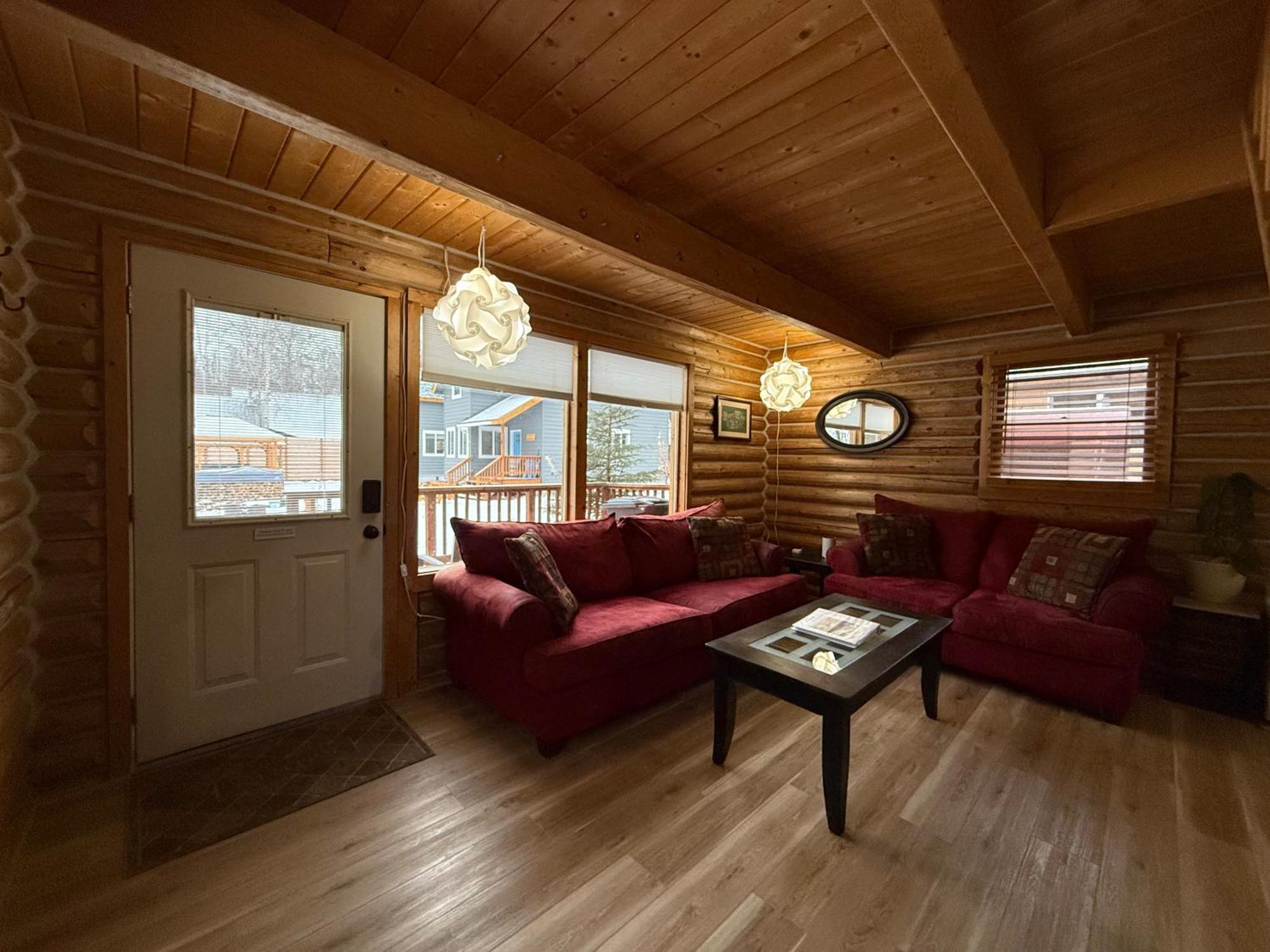 Log With Hot Tub Unit 2 Talkeetna
